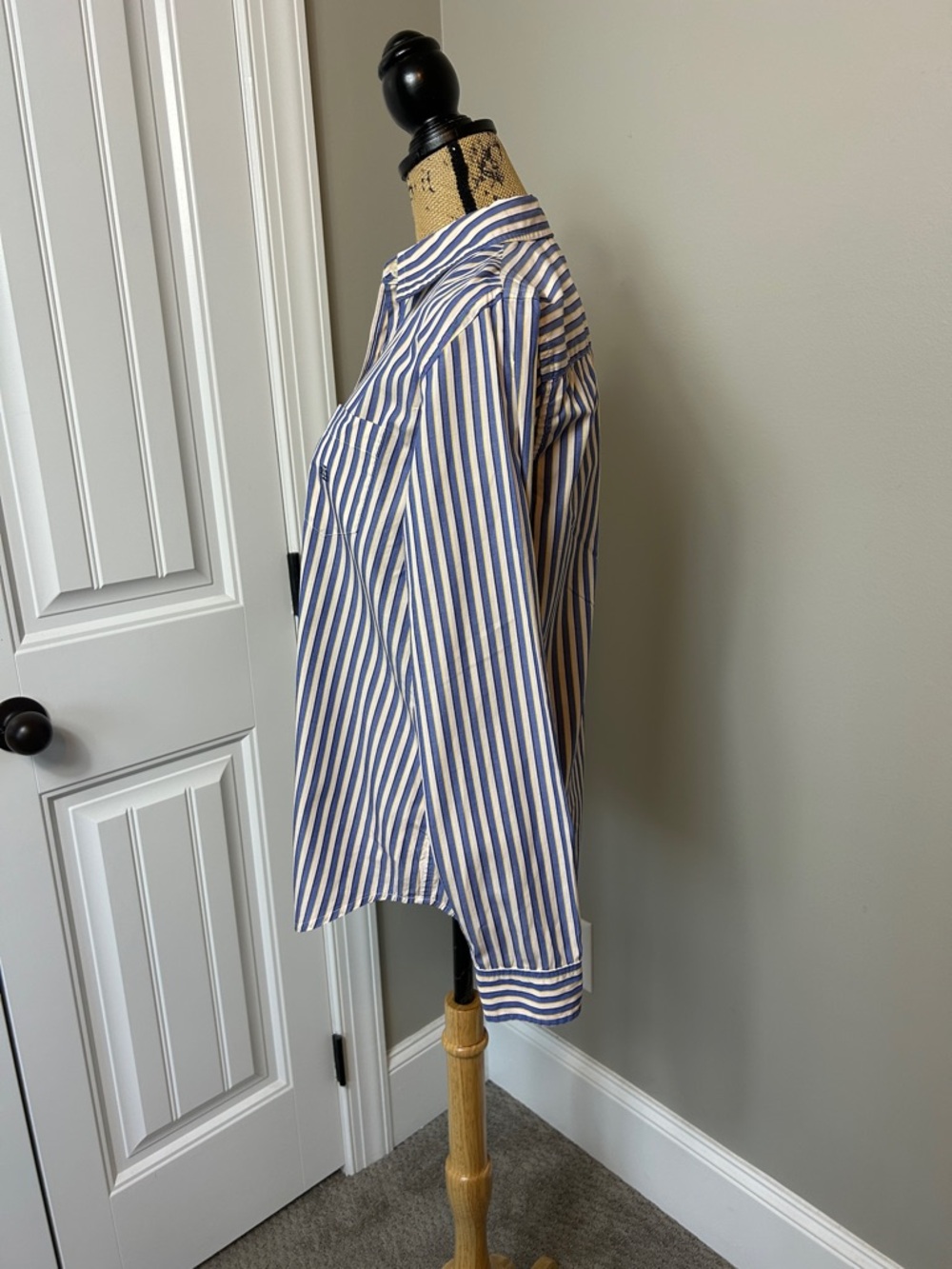 Lauren by Ralph Lauren size medium, button-down, shirt, 100% cotton - Picture 4 of 8